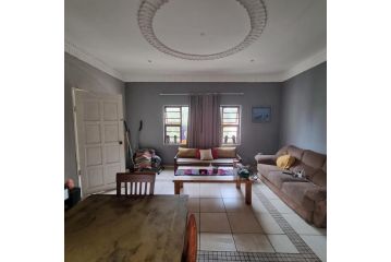 No 3A Erasmus House 2Bed Apartment, Margate - 4