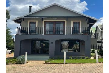 No 9 On the Square Apartment, Dullstroom - 2