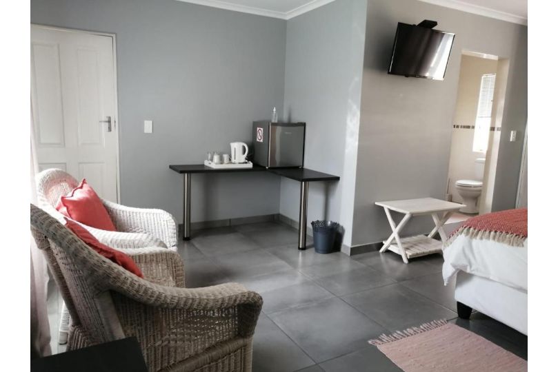 Northern Vine Guesthouse & Selfcatering Guest house, Brackenfell - imaginea 8