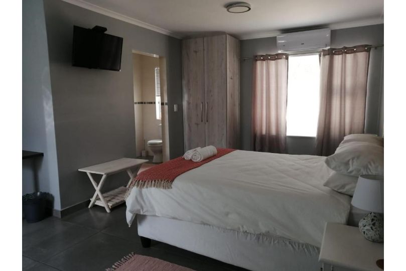 Northern Vine Guesthouse & Selfcatering Guest house, Brackenfell - imaginea 16