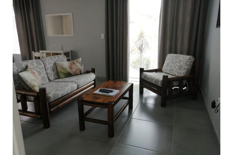 Northern Vine Guesthouse & Selfcatering Guest house, Brackenfell - imaginea 17