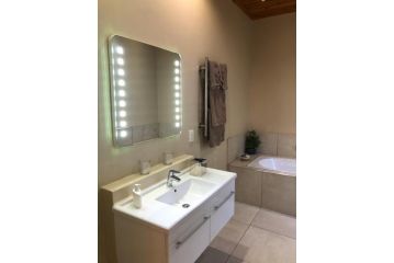 Oak Tree Lodge Hotel, Paarl - 4