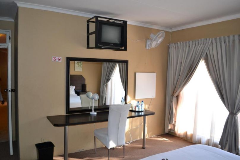 Oasis Of Life Guest house, Witbank - imaginea 19