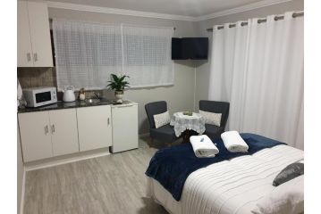 Ocean Breeze Apartment, Mossel Bay - 1