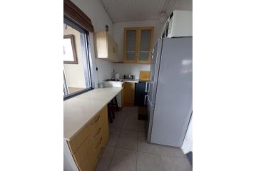Ocean Rush Dolphin Apartment, Zinkwazi Beach - 3