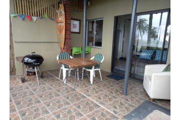 Ocean Rush Dolphin Apartment, Zinkwazi Beach - 1