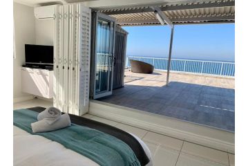 Escape to a Luxurious, Oceanfront Penthouse Apartment, Umdloti - 2