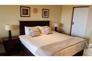 Ocean View Villas A08 ApartHotel, Port Edward - 1