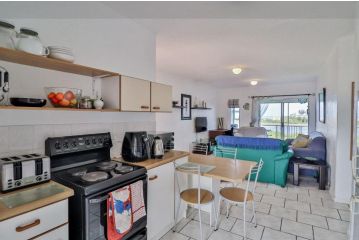 Ocean Views in Dolphin Bay Apartment, Jeffreys Bay - 5