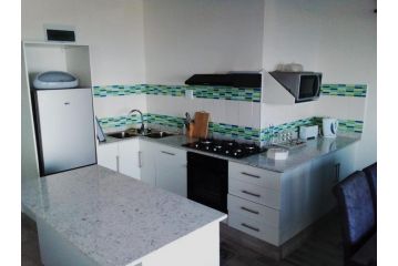 Oceans Breeze - Unit 2 Second floor Apartment, Durban - 4