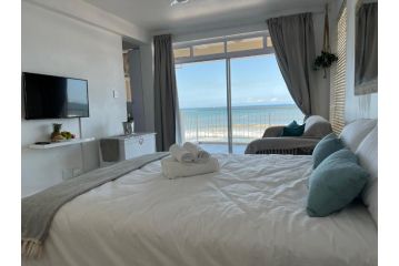Oceanâ€™s Edge Apartment, Umdloti - 2