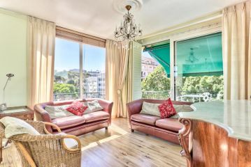 Oceantide Penthouse in London rd, Sea Point Apartment, Cape Town - 3