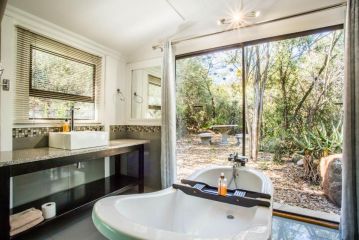 Old Mill Lodge, Working Ostrich Farm & Restaurant, Oudtshoorn Bed and breakfast, Oudtshoorn - 5