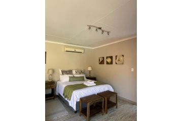 Olive Branch Cottage Bed and breakfast, Benoni - 2
