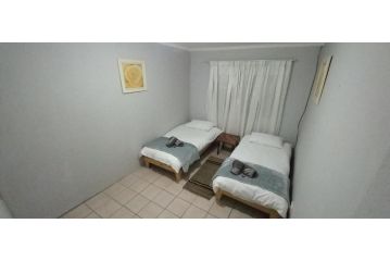 OlivÃ© Contractors or Long Stay Accommodation [Max 4] Apartment, Nelspruit - 1