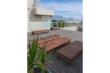 On The Beach Front Sea Spray Apartment, Bloubergstrand - 4