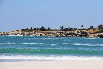 On the Beach in Campsbay Apartment, Cape Town - 4