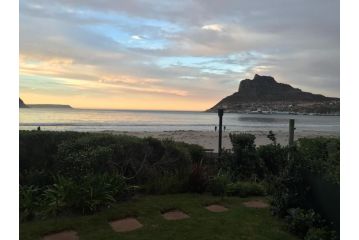 On the Beach Apartment, Hout Bay - 2