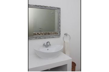 On the bend Apartment, Langebaan - 5