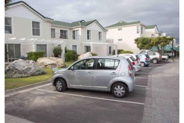 On Whale Rock Apartment, Hermanus - 4