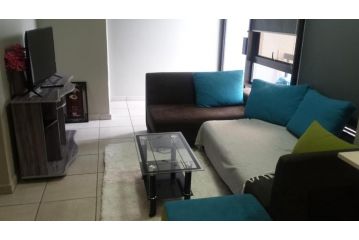 One Bedroom Self Catering Unit Central By The Mall Apartment, Johannesburg - 2