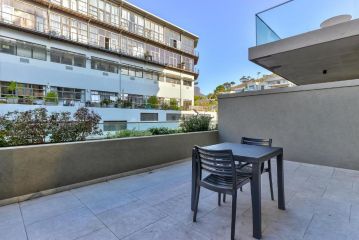 One Bedroom with Balcony and City views Apartment, Cape Town - 3
