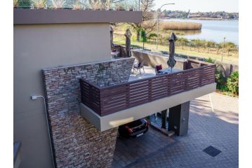 One O Eight Place Hotel, Benoni - 2