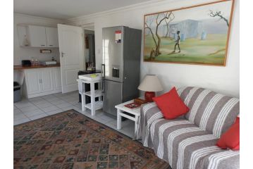 Onrus Garden Cottage, Sunny and Spacious Guest house, Hermanus - 3