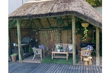 Open living family home in the Winelands Guest house, Cape Town - 1