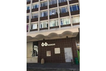 Open Plan Studio Fast Wi-Fi Restaurants & Bars Apartment, Cape Town - 3