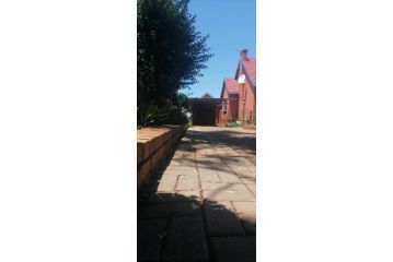 Orchid Doll Guesthouse Apartment, Roodepoort - 5