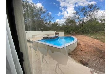 Ostrich Hide Villa, Marloth Park - 5