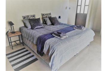 Ostrich Hide Villa, Marloth Park - 1