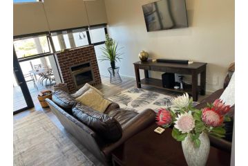 Oubaai Golf Estate Apartment, George - 1
