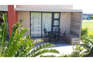 Oubaai Ocean View Private Self catering rooms Herolds Bay Apartment, George - 4