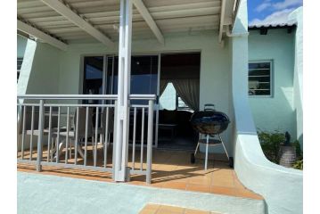 P&H Guest house, Jeffreys Bay - 4
