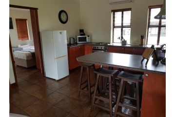 Paddabult Self Catering Cottages Guest house, Paarl - 4