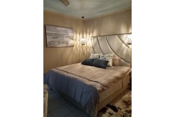 Utopia in Palm Beach Apartment, Port Edward - 2