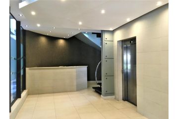 12 Palm Boulevard Apartment, Durban - 4