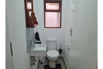 Palm Centre 10 Apartment, Mossel Bay - 4