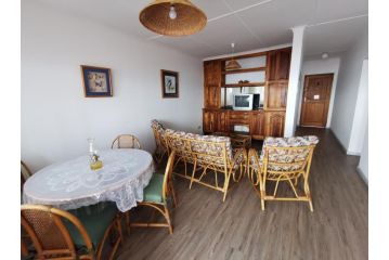 11 Palm Centre Apartment, Mossel Bay - 4