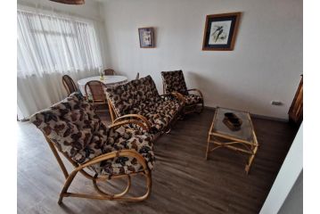 11 Palm Centre Apartment, Mossel Bay - 3