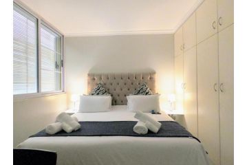 King Loft Apartment - 2 x King Size Beds & Sofa beds with secure parking Apartment, Durban - 4