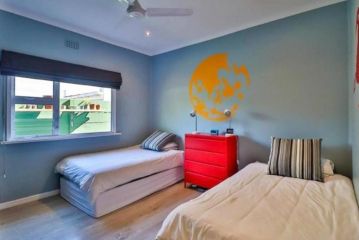 Paradise Beach House with Pool and Parking Guest house, Kommetjie - 1