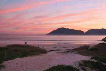 Paradise Beach House with Pool and Parking Guest house, Kommetjie - 4