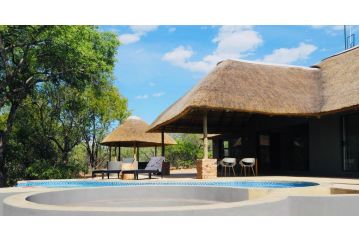 Pata Pata House Villa, Marloth Park - 1