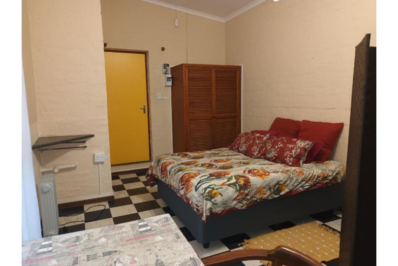 Peaceful 1-bedroom loft in Sunnyside Apartment, Grahamstown - imaginea 2