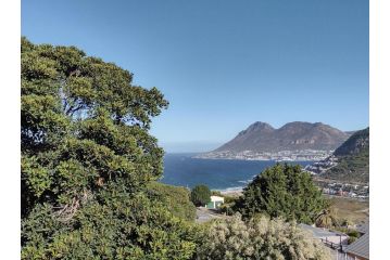Lark House, Peaceful Mountain Home with Views over False Bay Guest house, Cape Town - 4