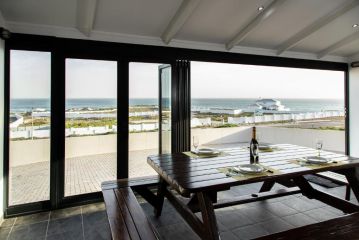 Pearl Haven, beach house with magnificent views! Guest house, Yzerfontein - 4