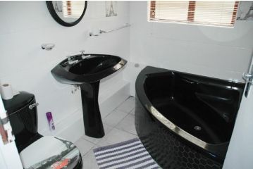 Pelican Accommodation Ottery Guest house, Cape Town - 5